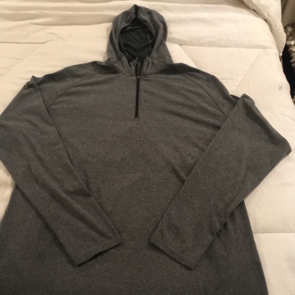 Men’s lululemon pullover hoodie
